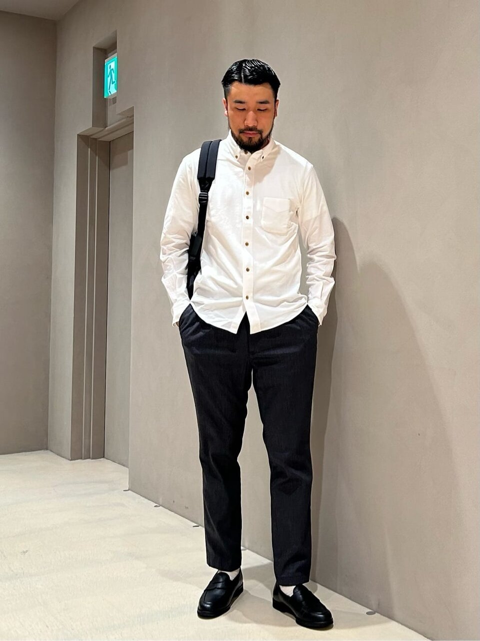 シンプルなモノトーンのメンズコーデ