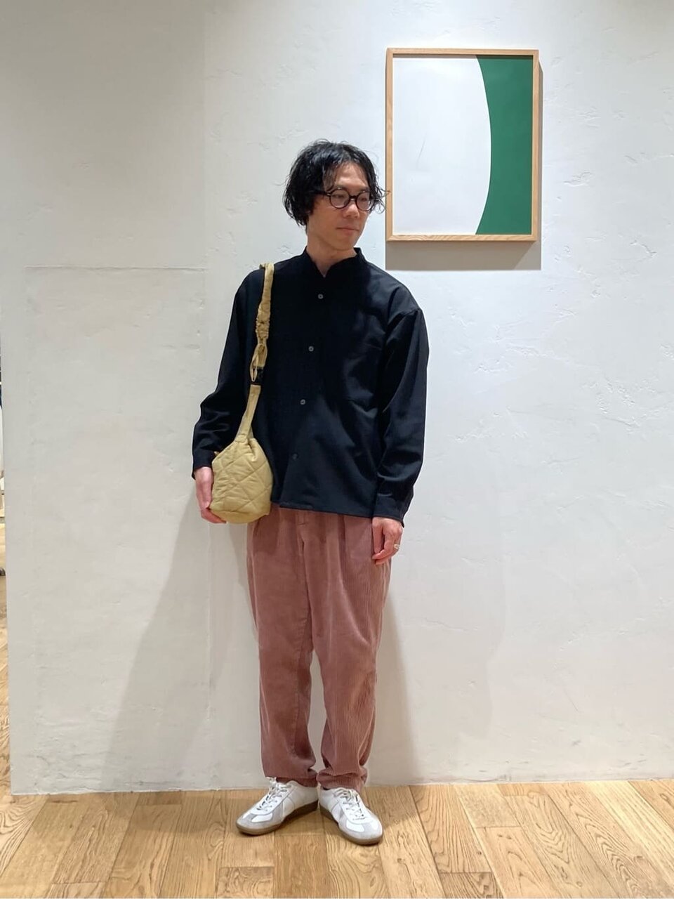 シャツを着た男性