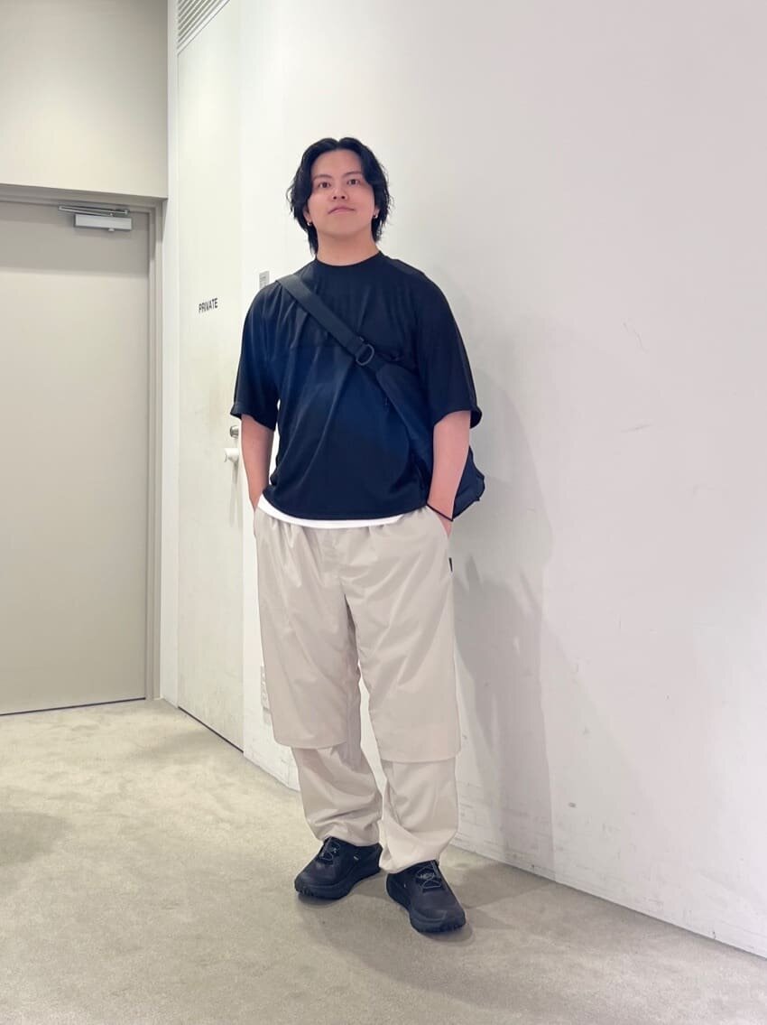 シャツを着た男性