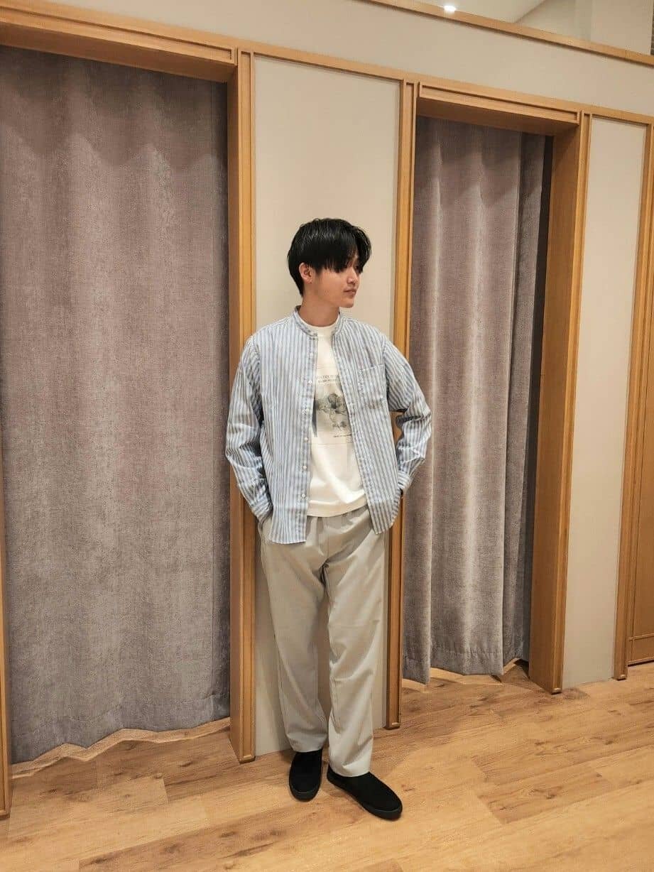 シャツを着た男性