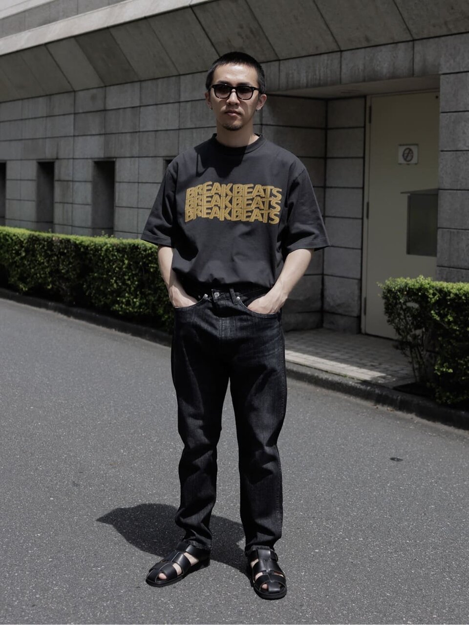 オールブラックのアメカジコーデ