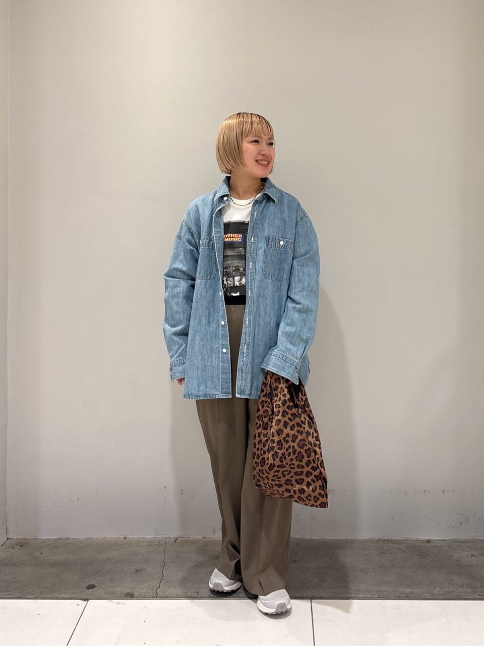 ダンカリーシャツを使った22度の服装