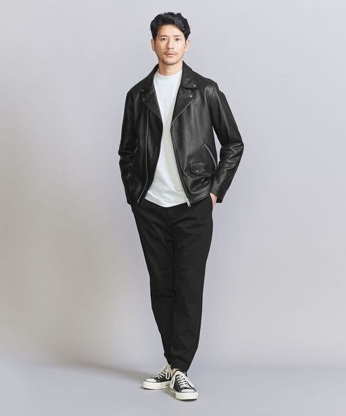 バイカースタイルの男性