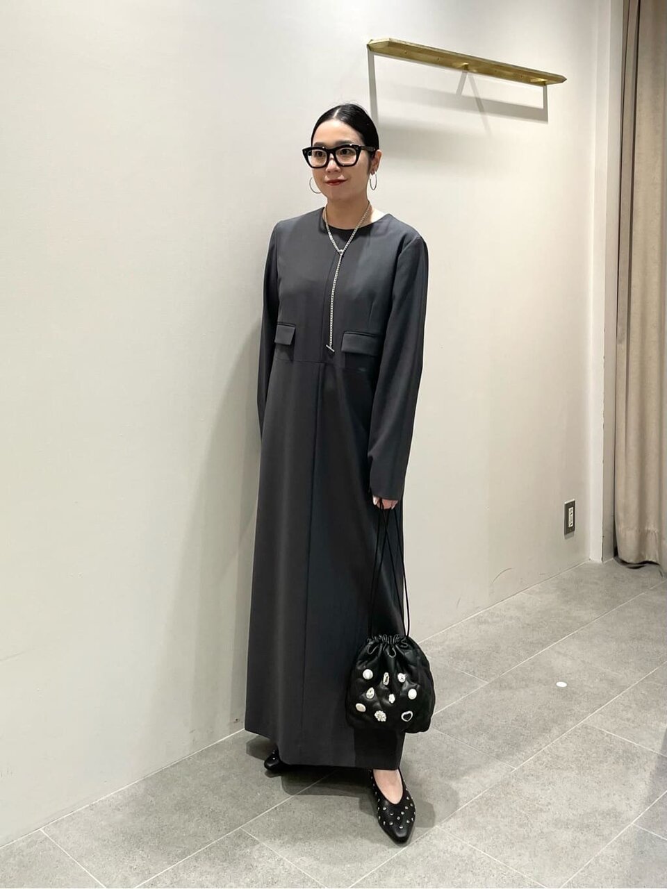 ワンピースを着た女性