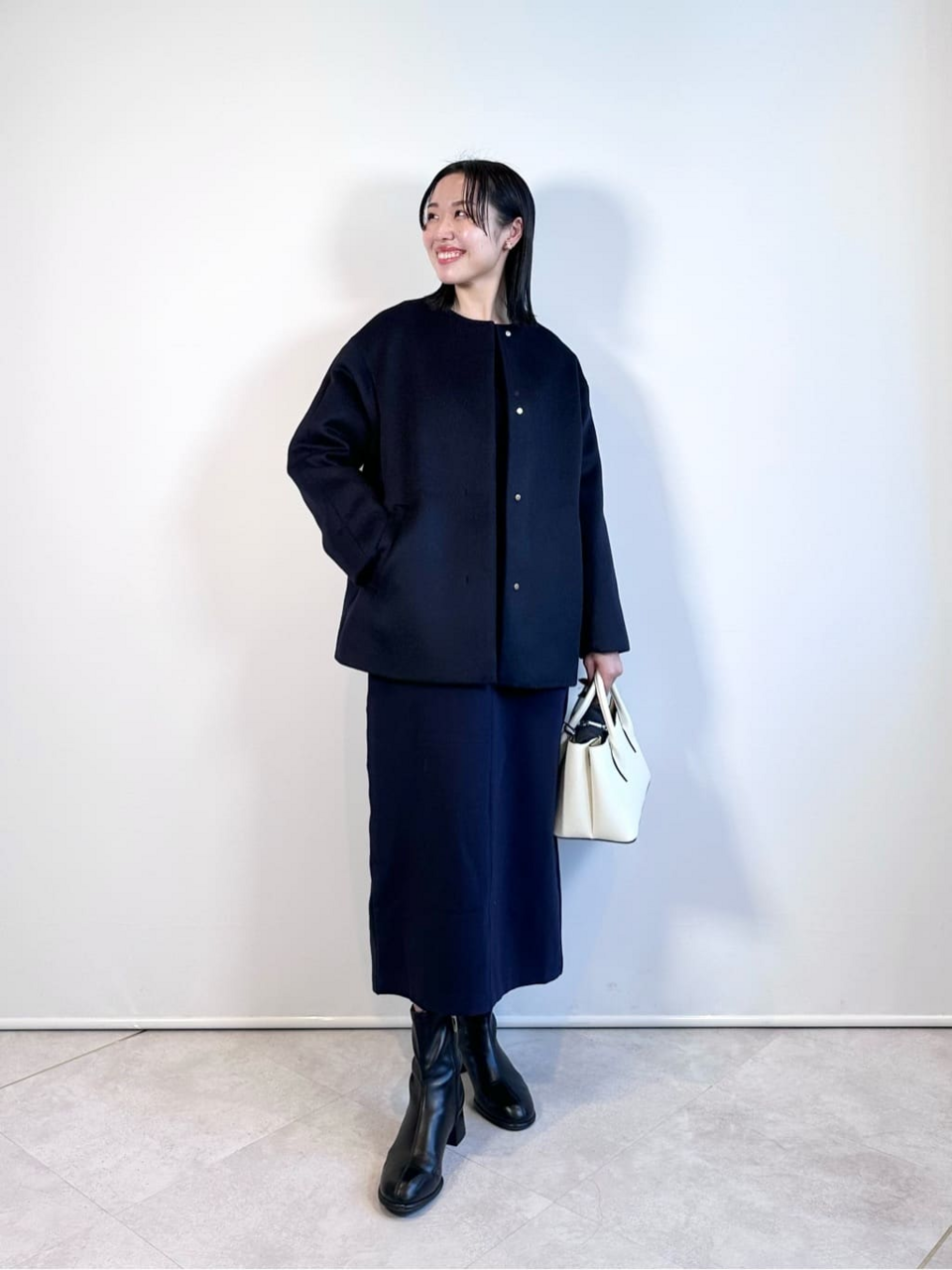 コートを着た女性