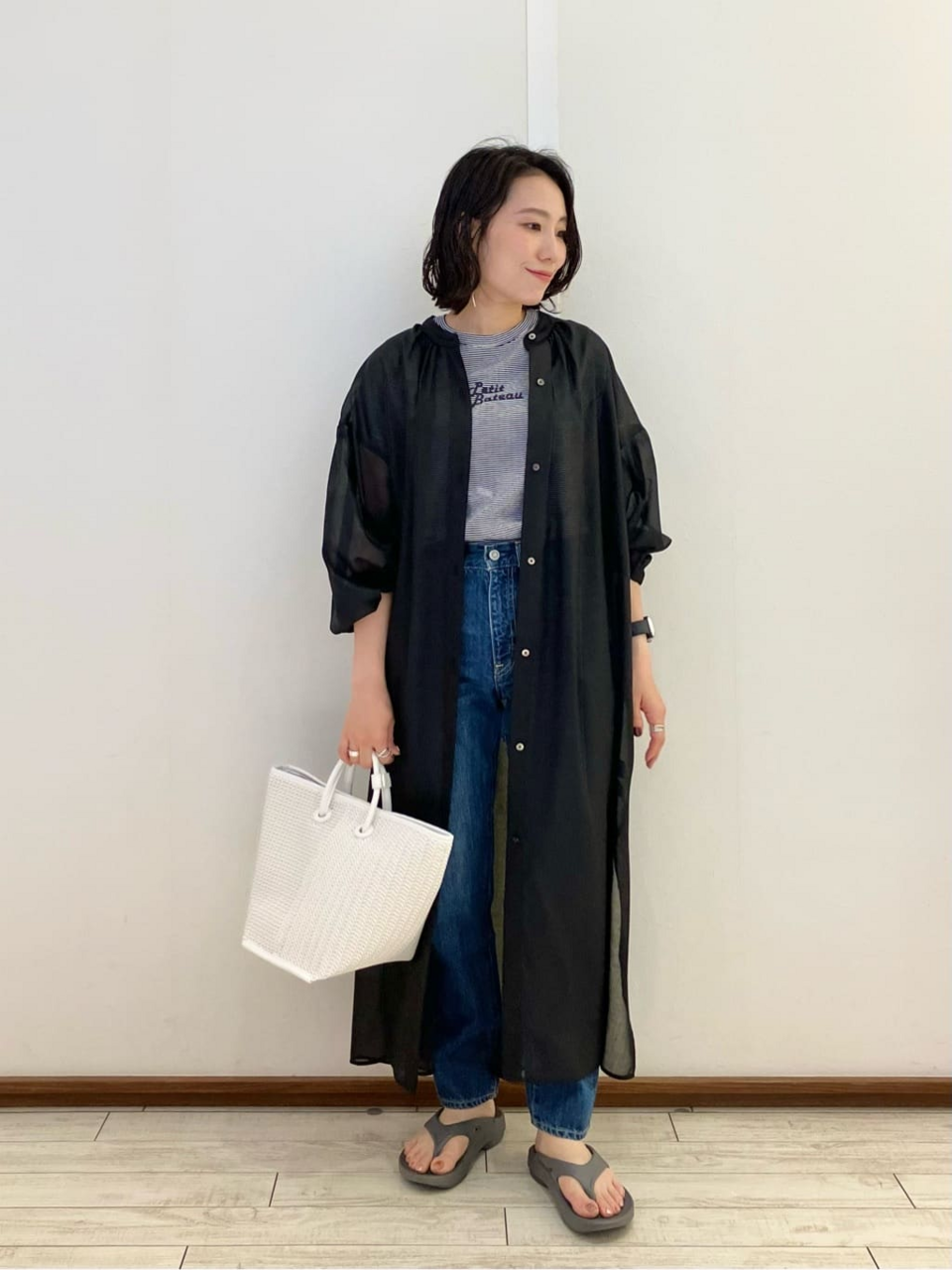 ワンピースを着た女性