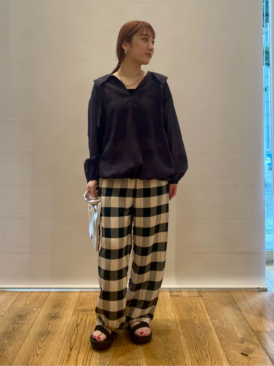 チュニックを着た女性