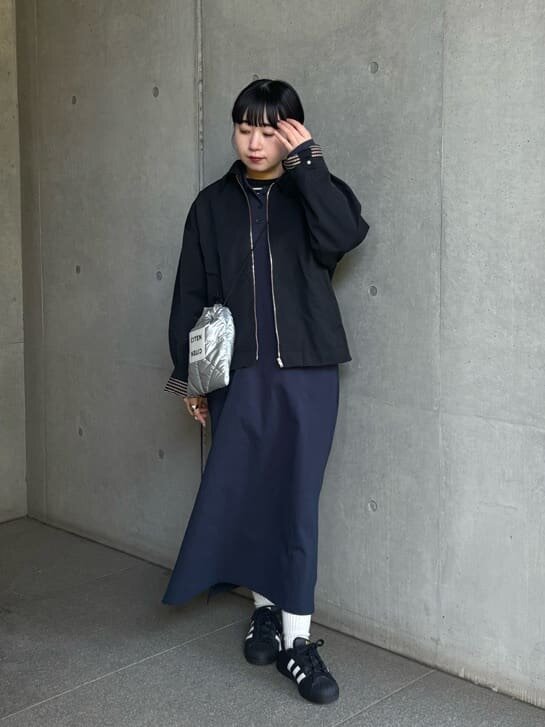 ワンピースを着た女性