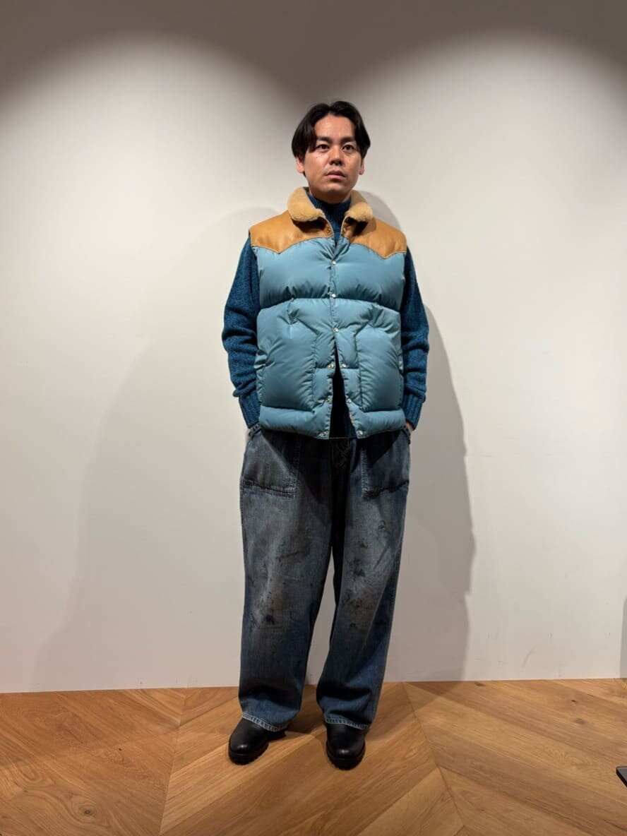 ダウンベスト×ニットコーデ