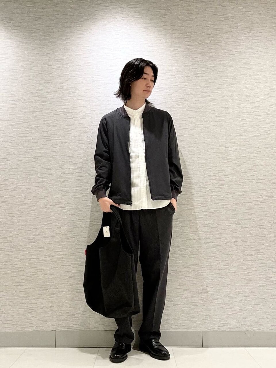ジップアップブルゾン×長袖シャツコーデ