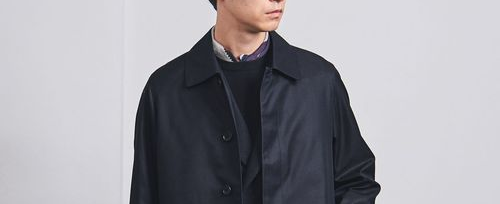 スカーフを巻いた男性