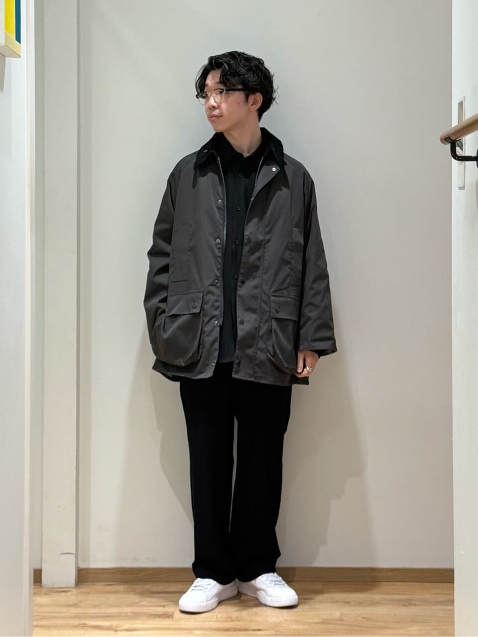 ジャケット×テーパードパンツのコーデ