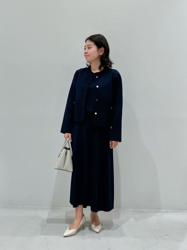 ネイビーでまとめたコーデ