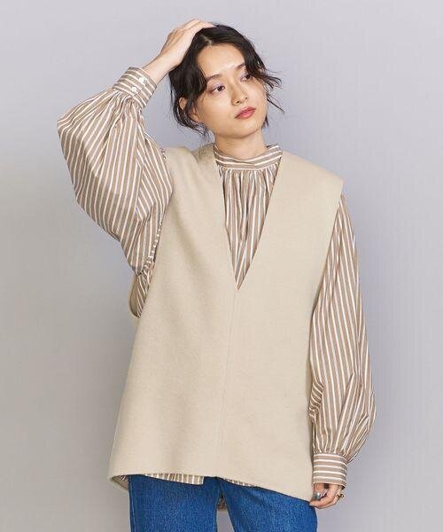 ベストとブラウスのコーデ