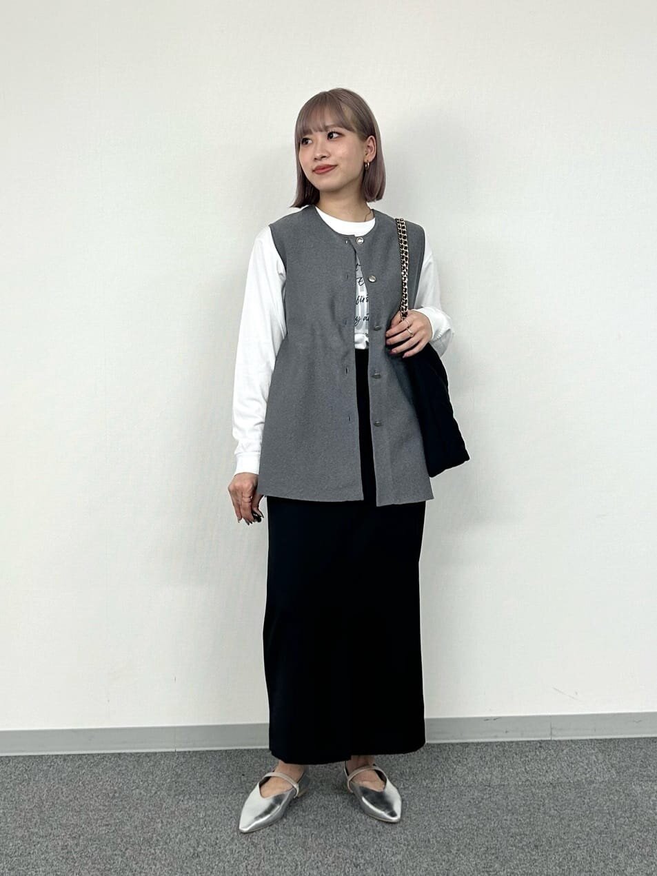 ニットジレ×タイトスカートのコーデ