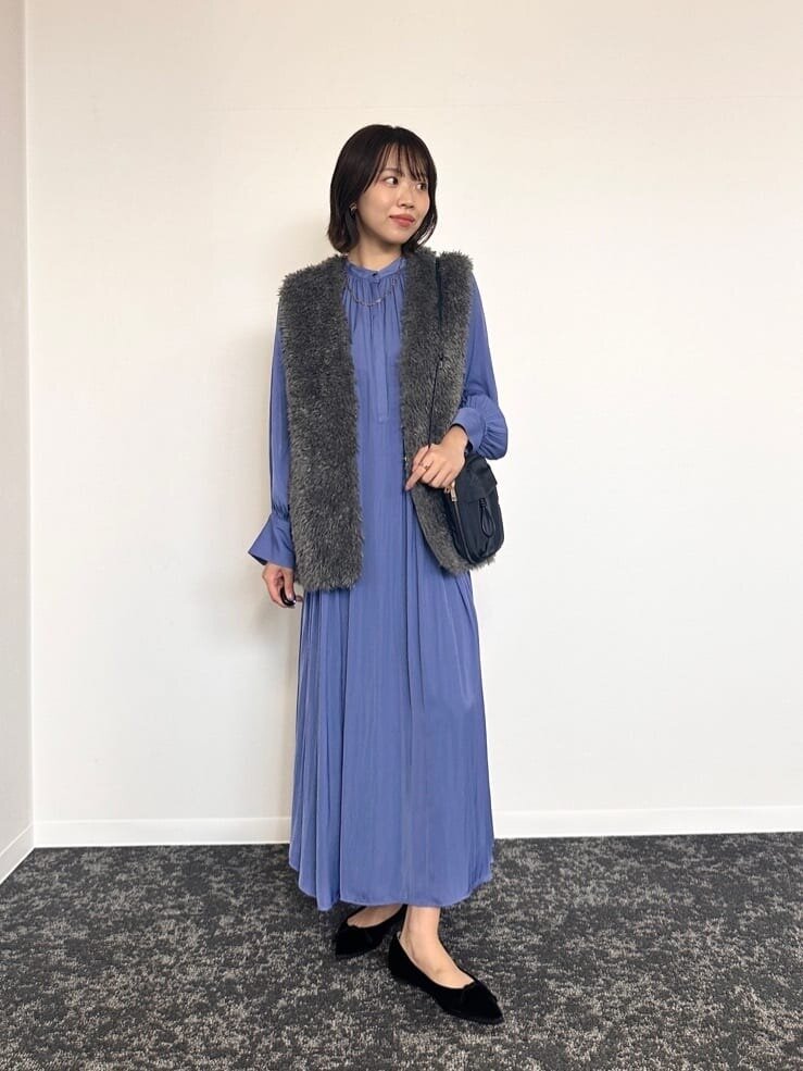 ボアベスト×ギャザーワンピースコーデ