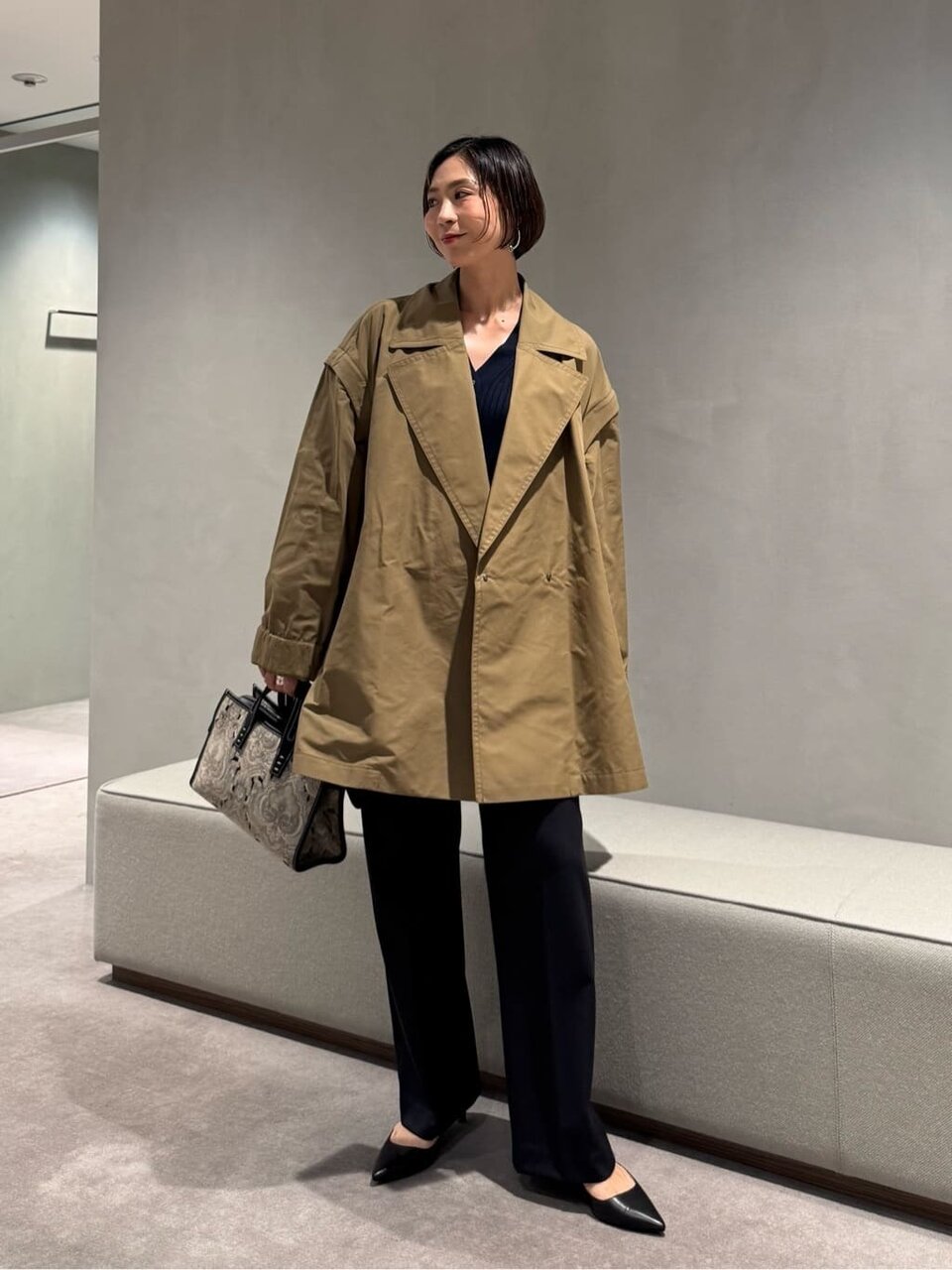 ショートコート×カーディガンコーデ