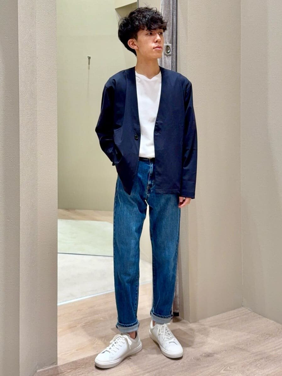 ワンボタンカーディガン×デニムパンツのコーデ