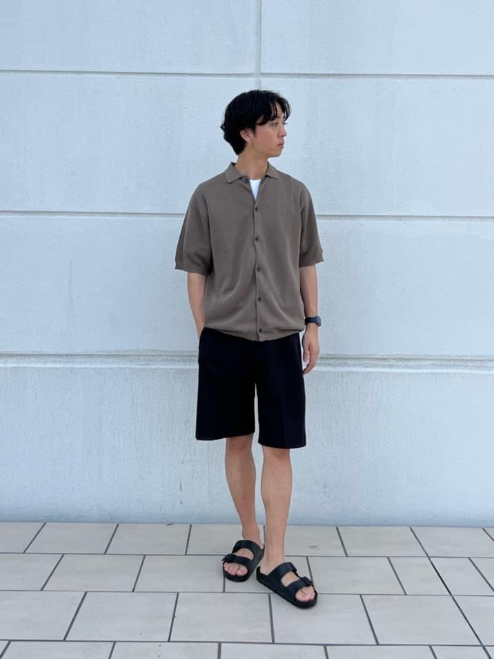 ポロカーディガン×ショートパンツのコーデ