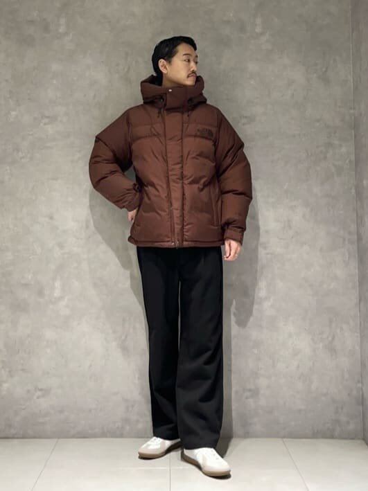 ダウンジャケット×ワイドパンツのコーデ