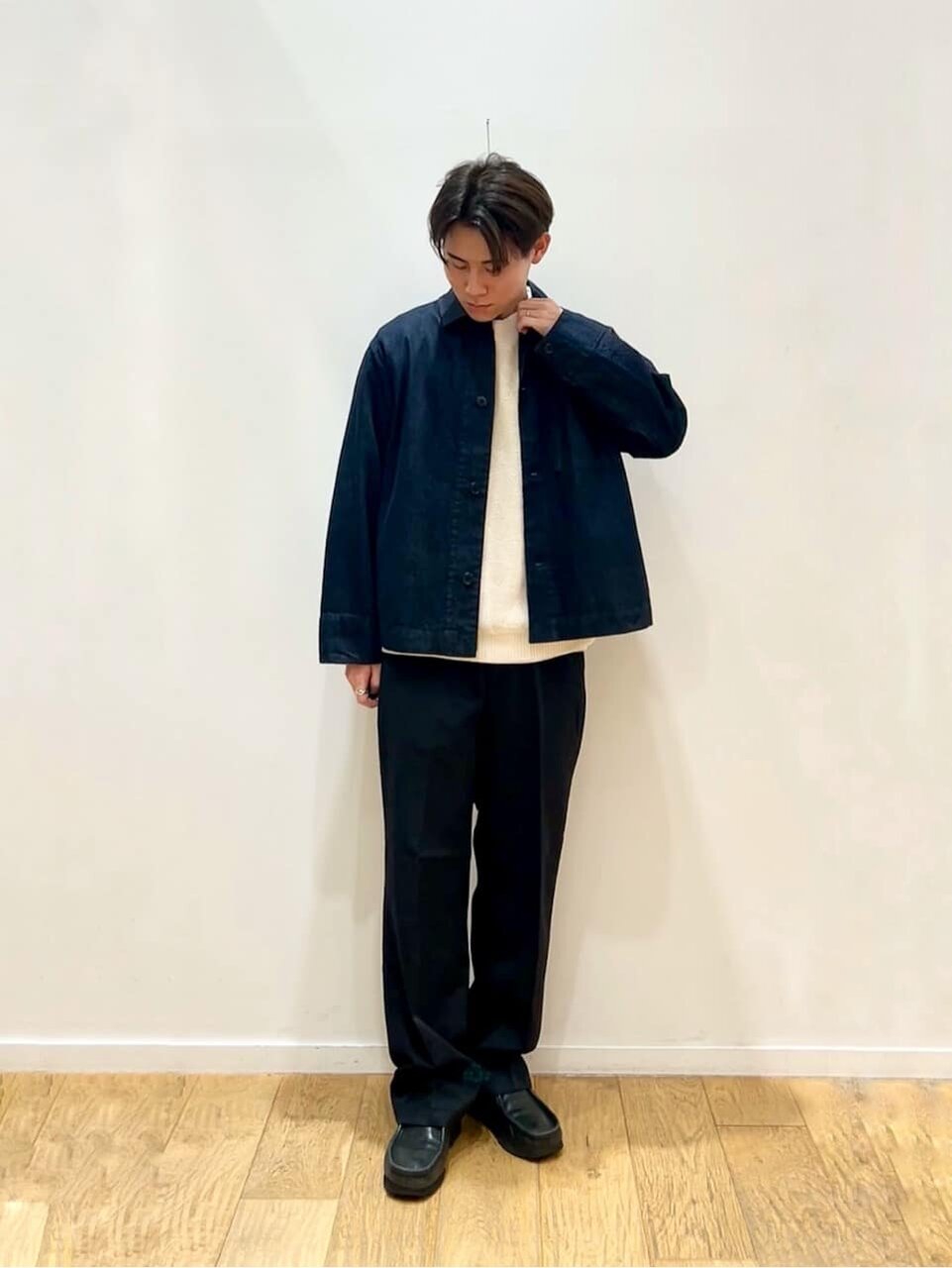 ニット×カバーオールのコーデ