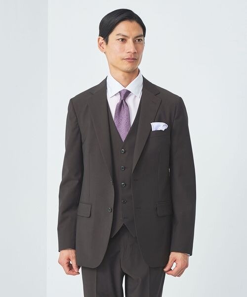 ブラウンスーツ