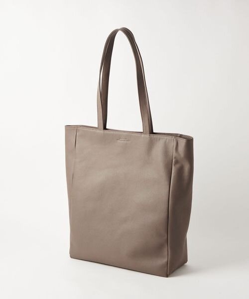 ベージュのレザートートバッグ