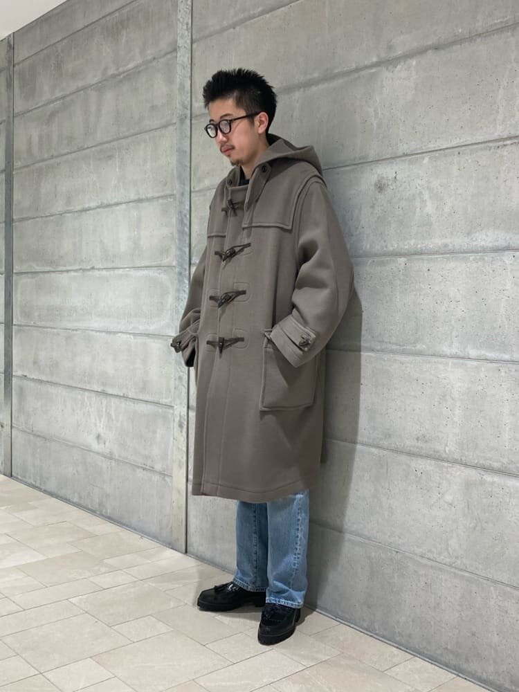 ゆったりシルエットのダッフルコートコーデ