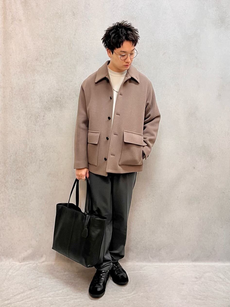 カバーオールを主役にしたカジュアルコーデ