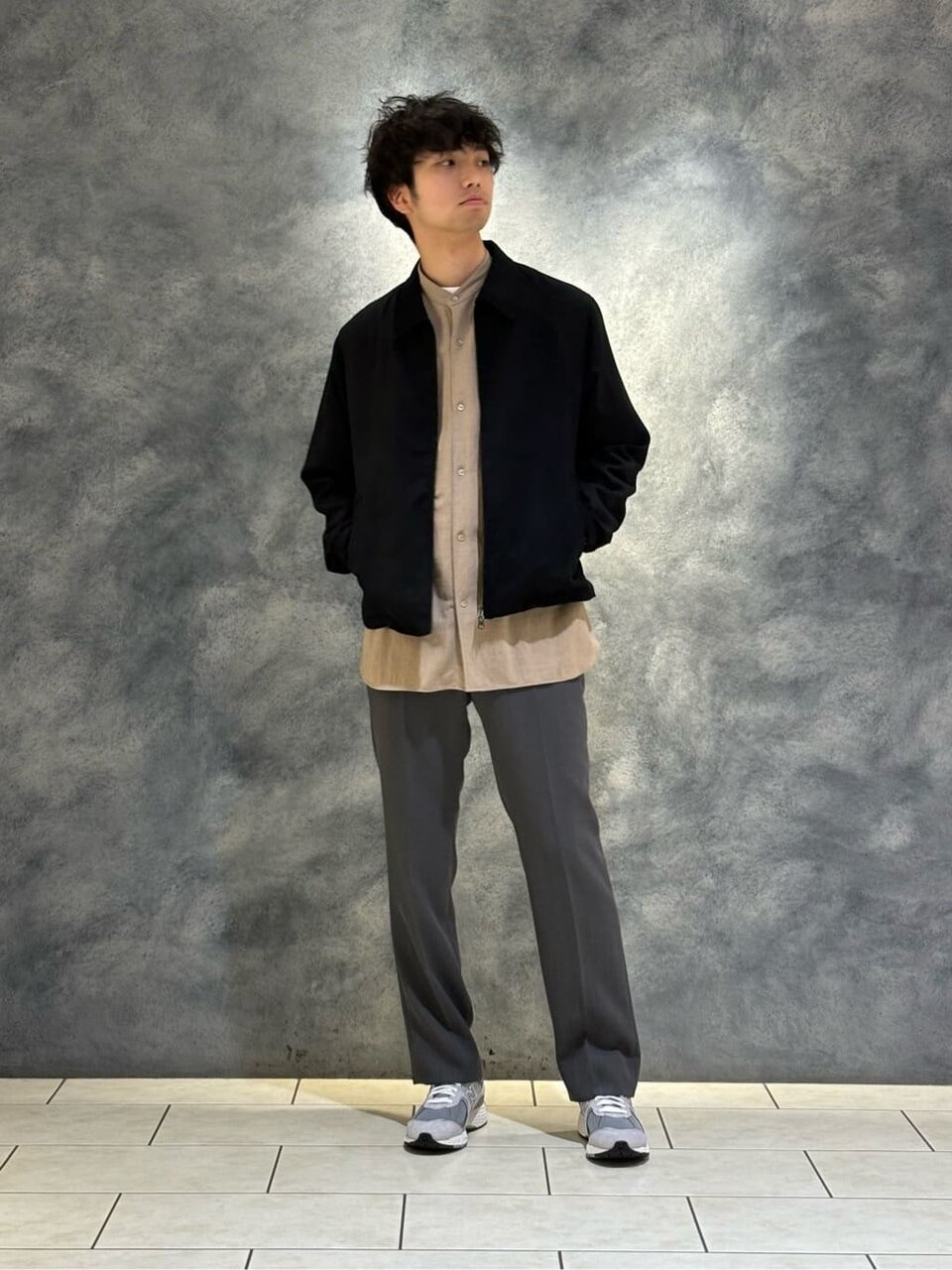 コンパクトブルゾンを使ったすっきりコーデ