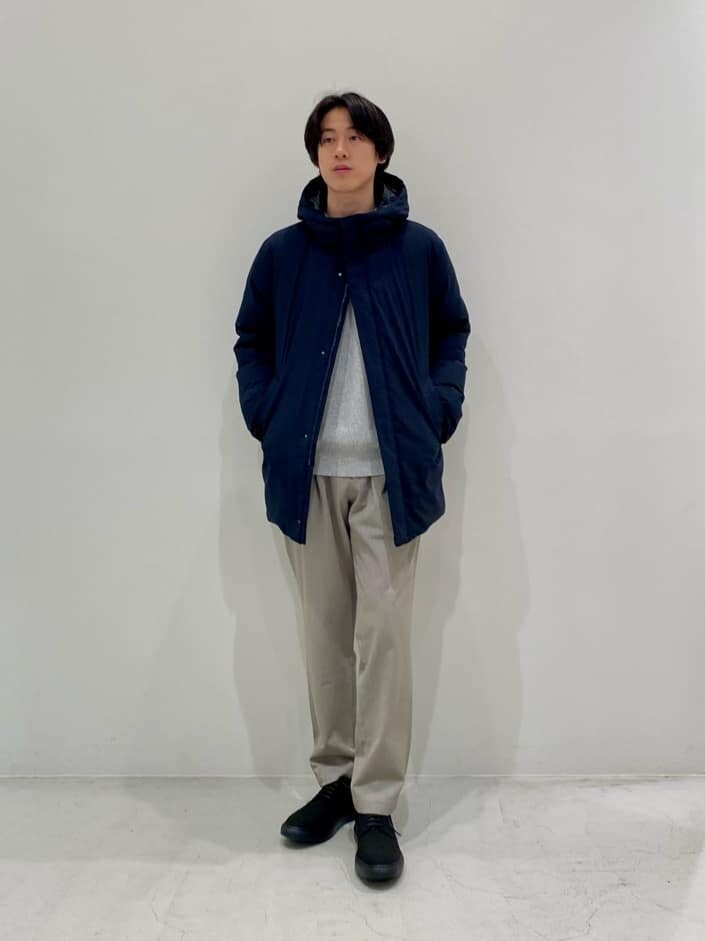 ネイビーのコートコーデ