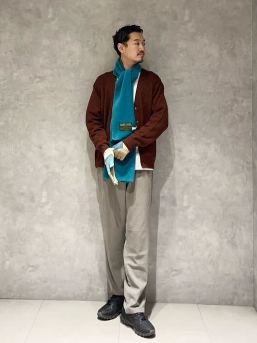 ブラウンカーディガンのコーデ