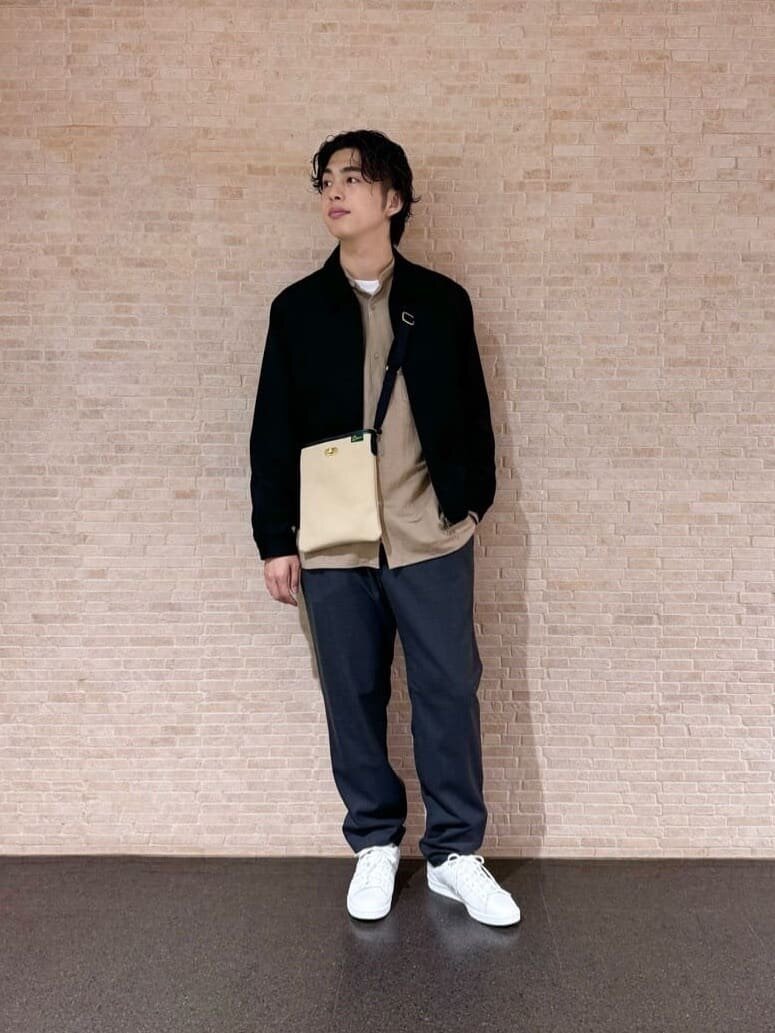 ブルゾンのカジュアルコーデ