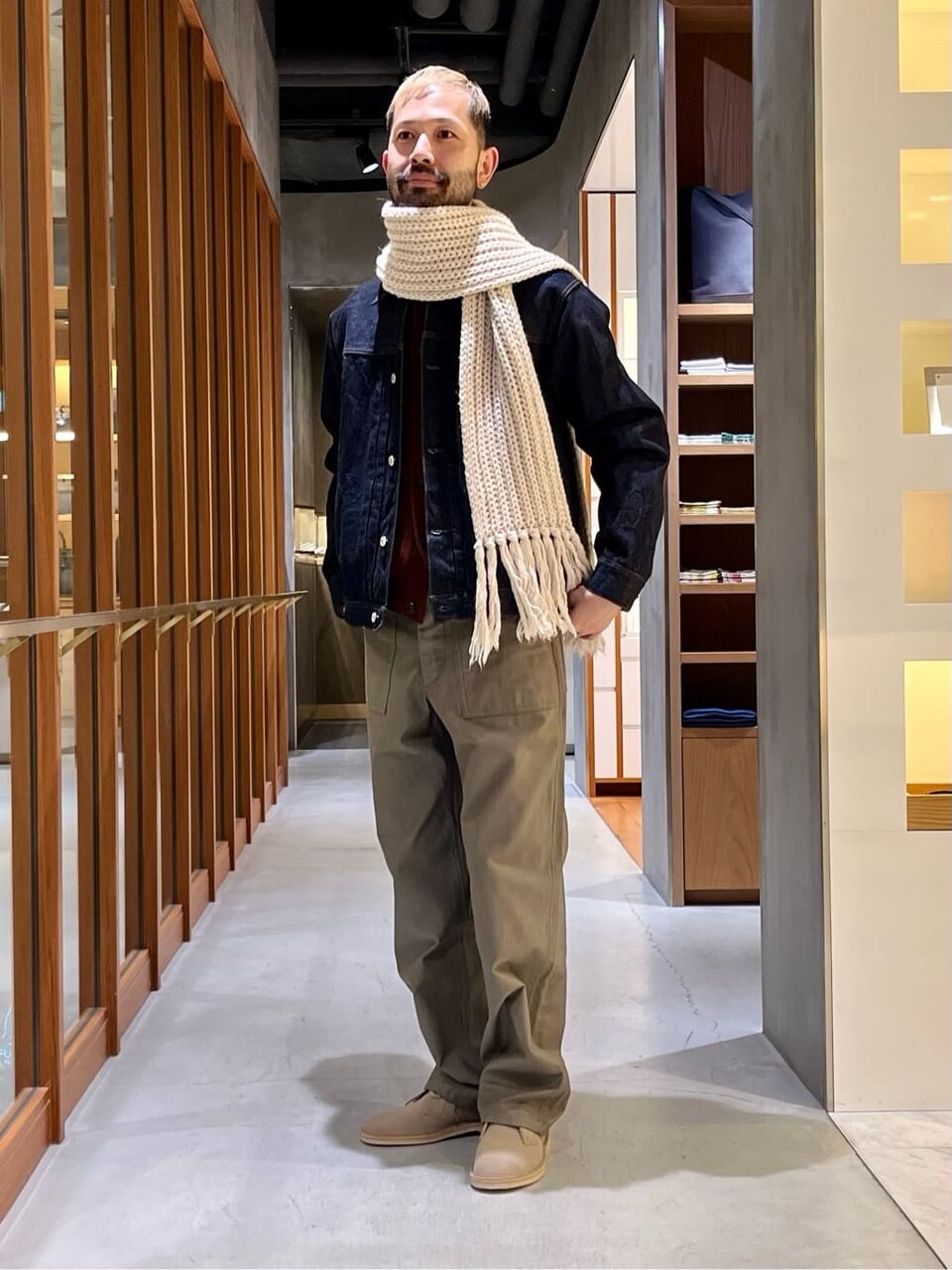 デニムジャケットコーデ