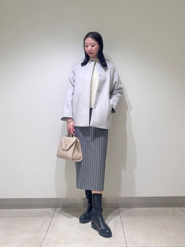 ノーカラーコート×タイトスカートコートのコーデ