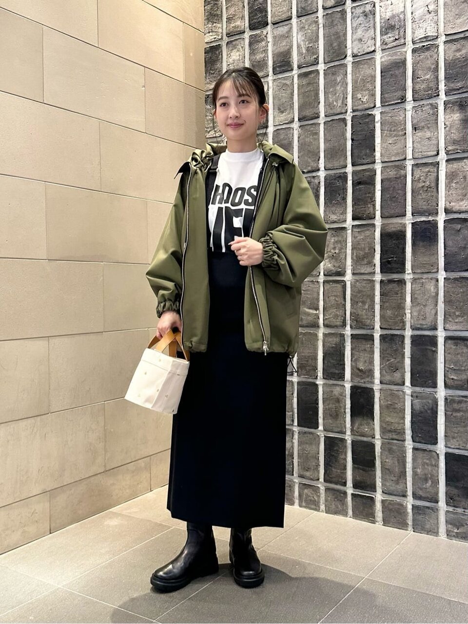 ブルゾン×ロングスカートのコーデ