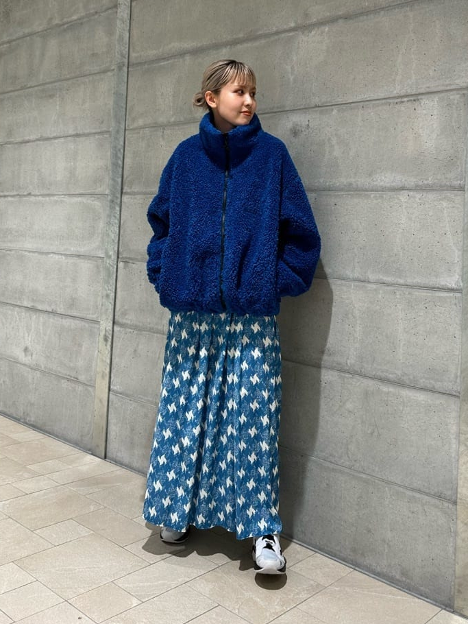 ボアブルゾン×ワンピースのコーデ