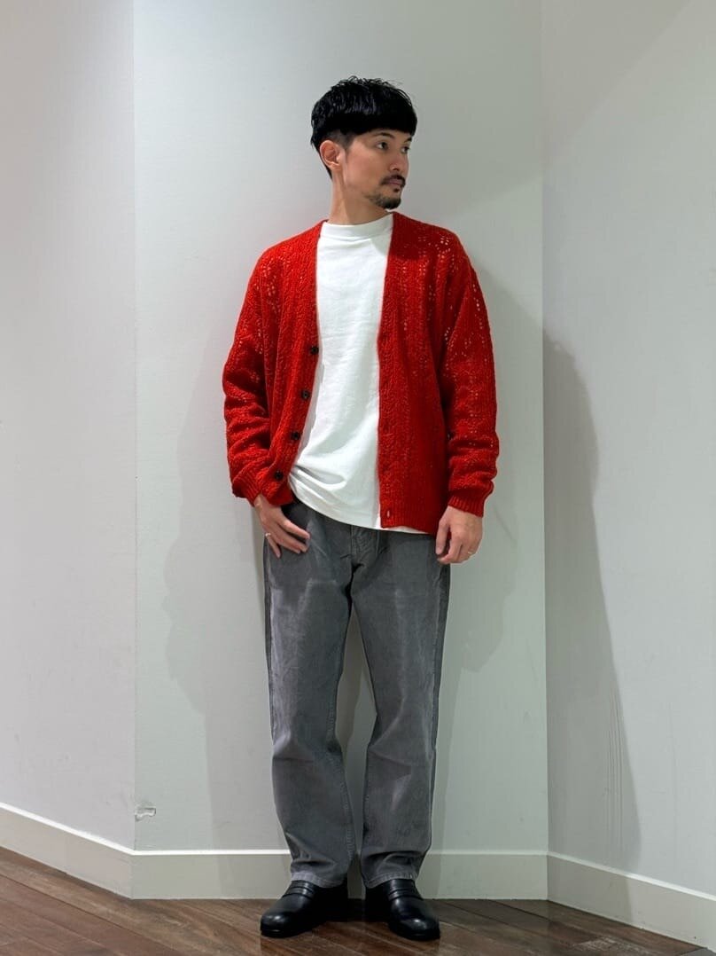 カラーカーディガンの差し色コーデ