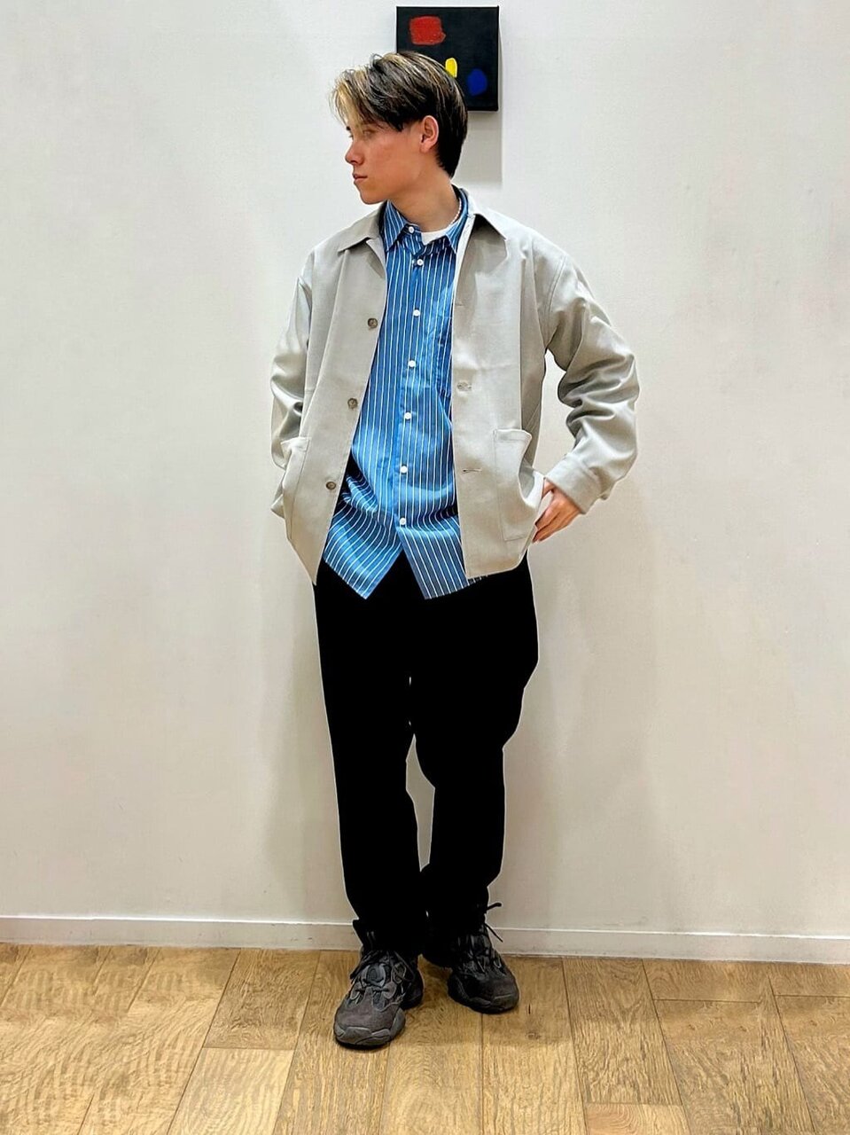 ワイドパンツとカバーオールのコーデ