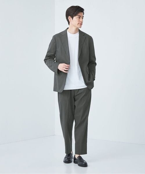 ワイドパンツとジャケットのコーデ