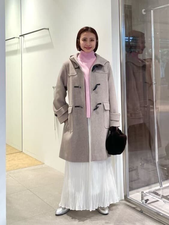 ダッフルコート×プリーツスカートのコーデ