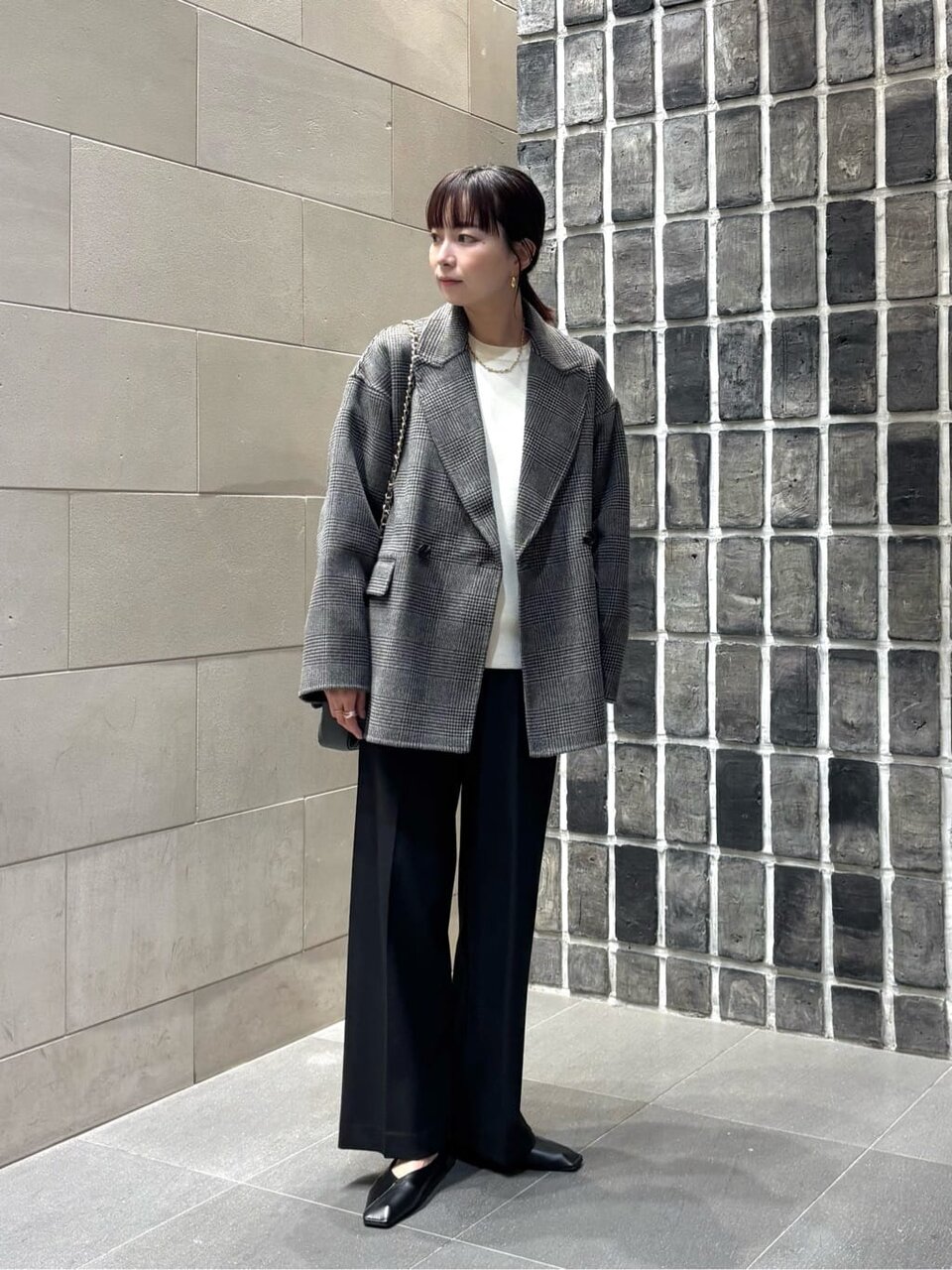 テーラードコート×裏起毛パンツのコーデ