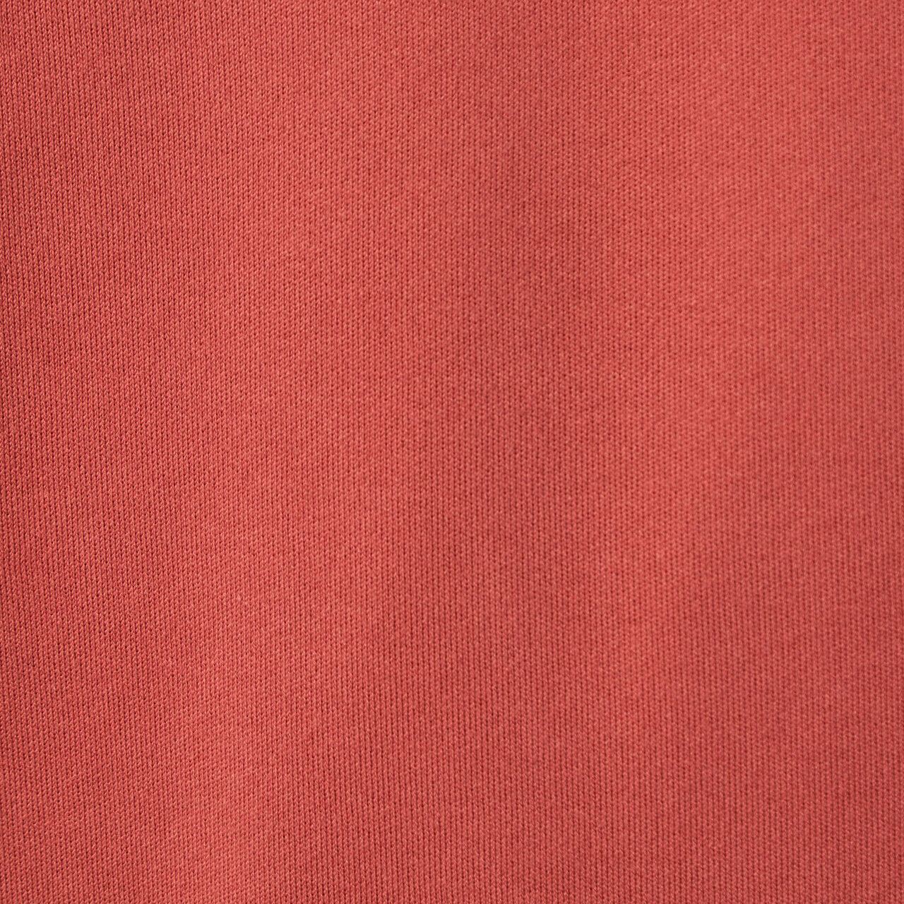 昨今の暖冬を考慮し、今シーズンはライトな生地を採用。