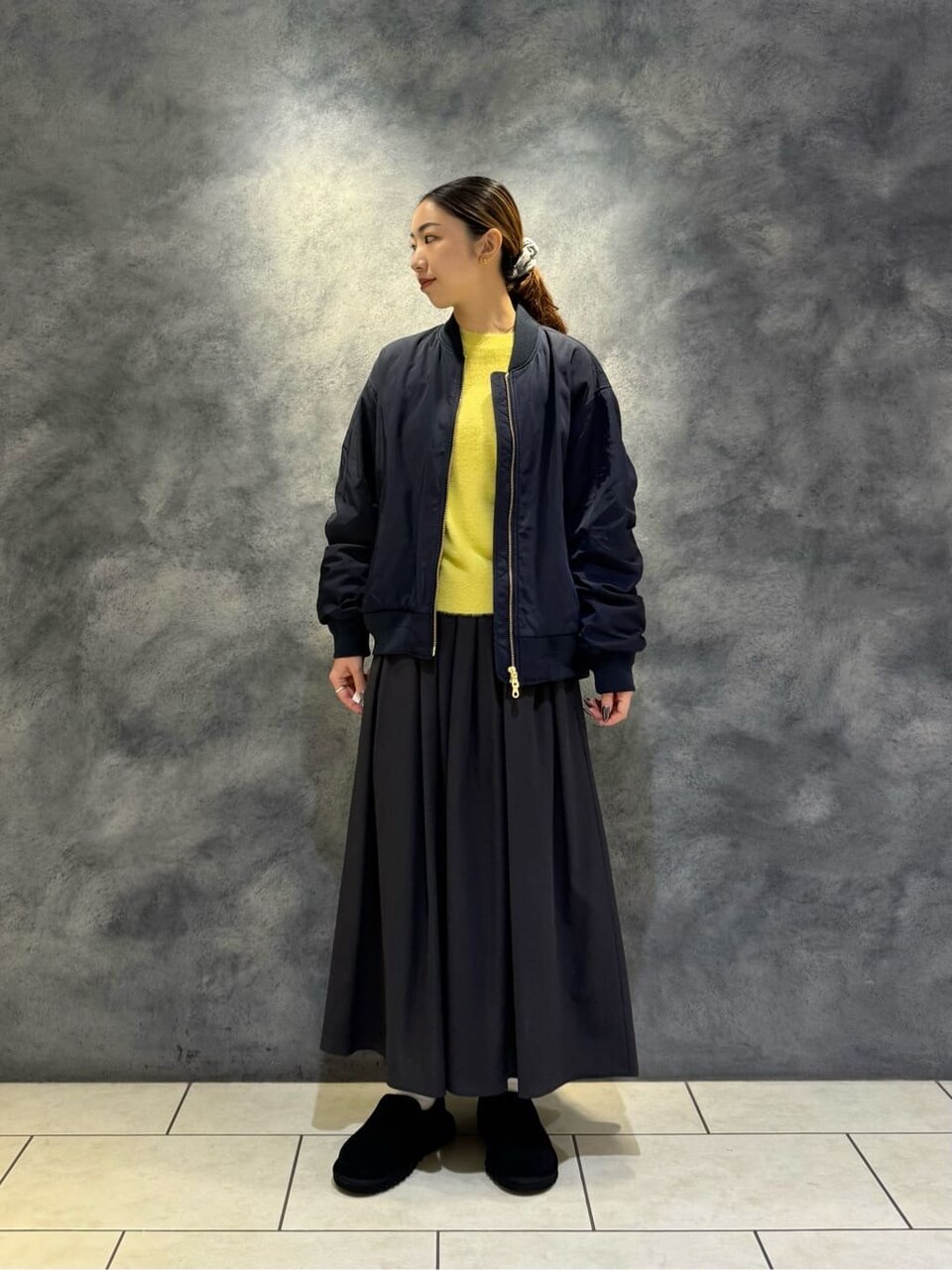 フェザーヤーンニット×MA-1のコーデ