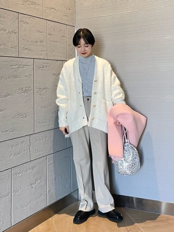 パフィーブルゾン×フレアスカートのコーデ