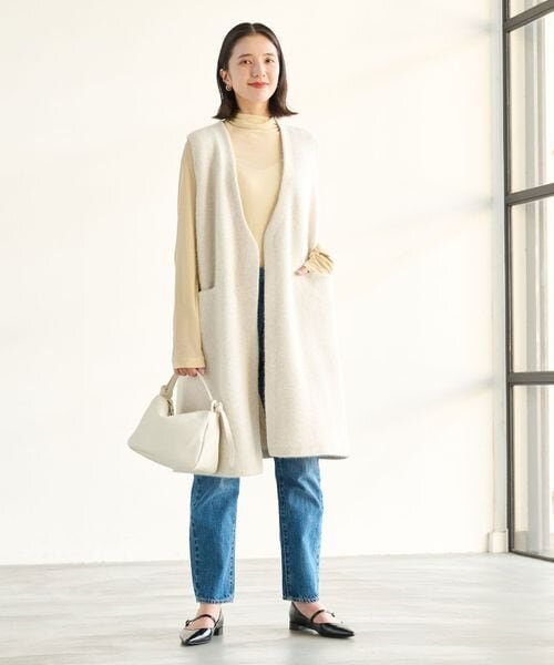 フレアワンピース×ショートブーツのコーデ