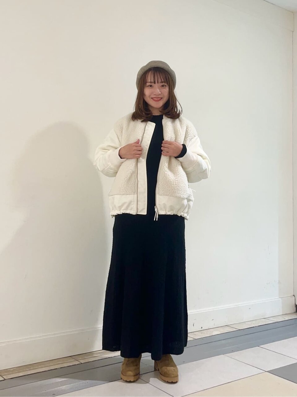 ホワイトMA-1×スエードサイドゴアブーツコーデ