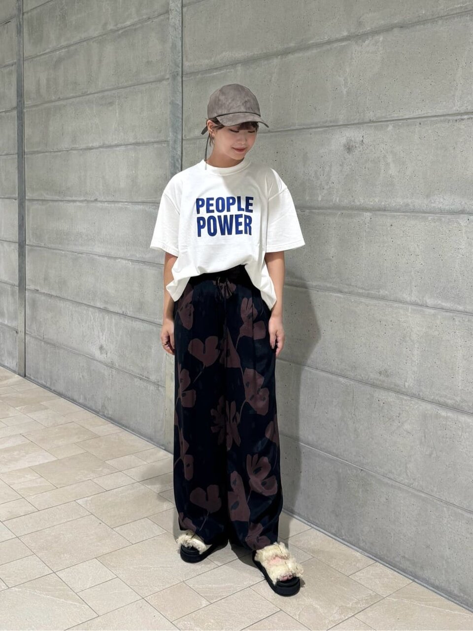 ジレとワイドパンツのコーデ