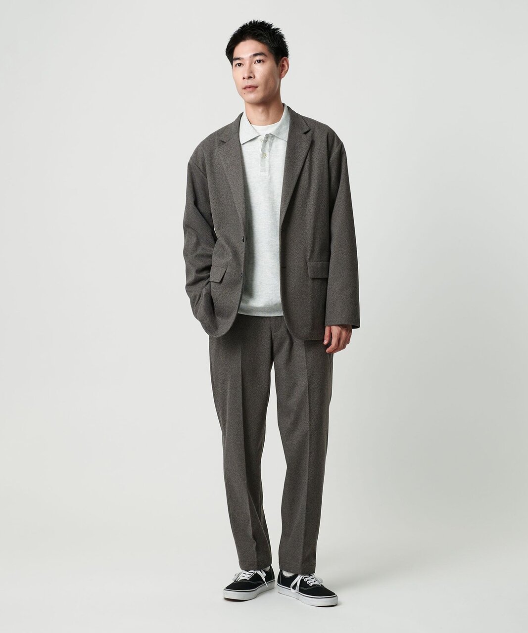 ジャケットを合わせたきれいめスタイル