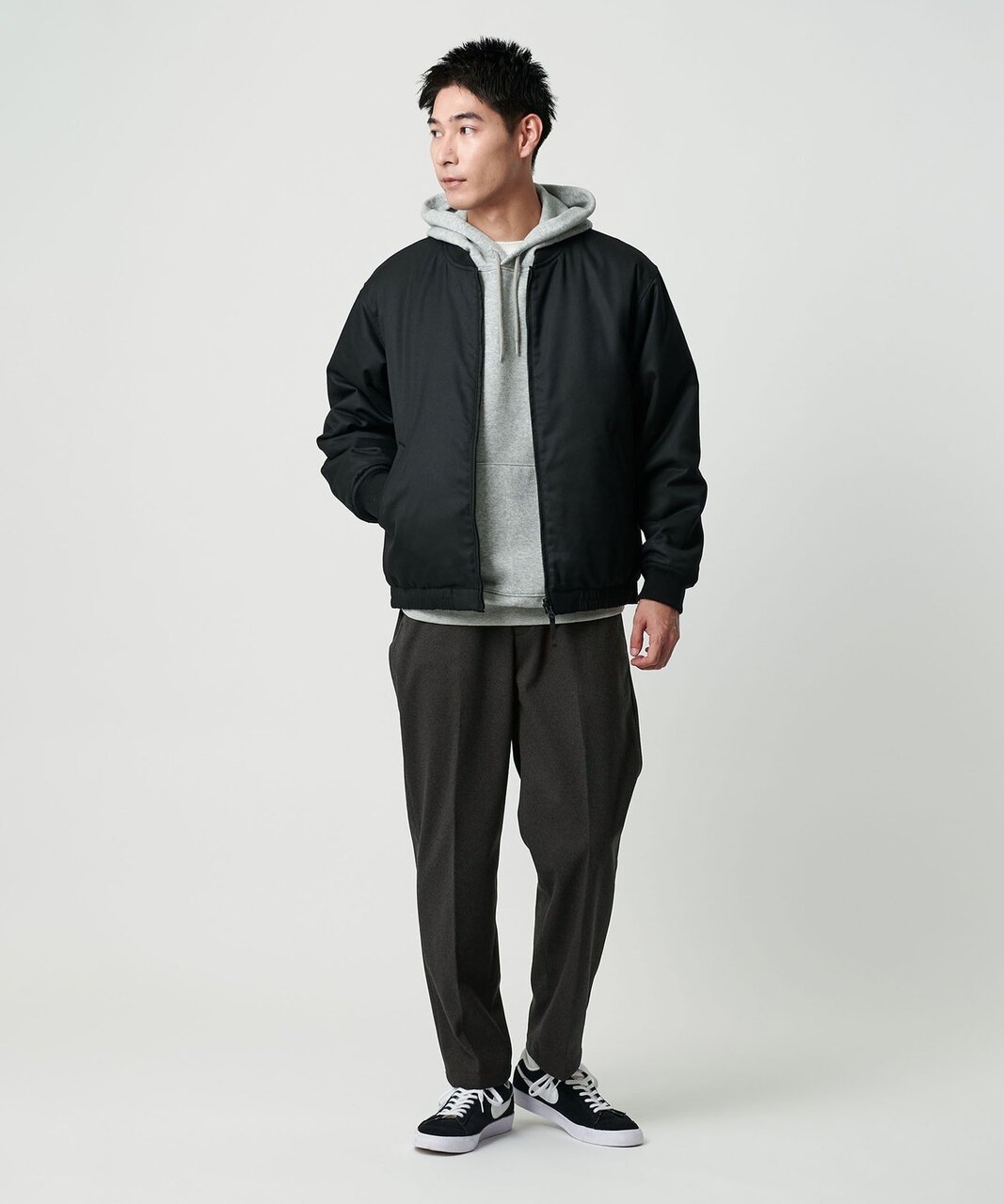 ダウンやブルゾンなどの合繊繊維のアウターとも相性◎